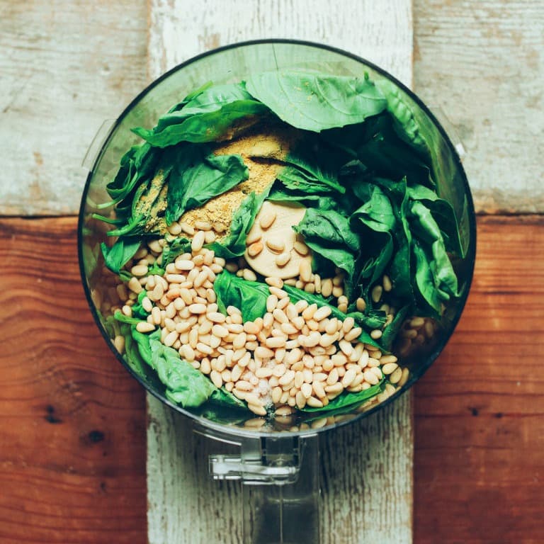 EASY-Vegan-Pesto-in-5-minutes-No-oil-optional-big-flavor-SO-easy-vegan-glutenfree-pesto-recipe-minimalistbaker-768x1152