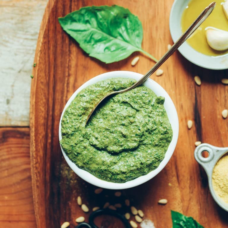 EASY-Vegan-Pesto-in-5-minutes-No-oil-optional-big-flavor-SO-easy-vegan-glutenfree-pesto-recipe-pasta-768x1152