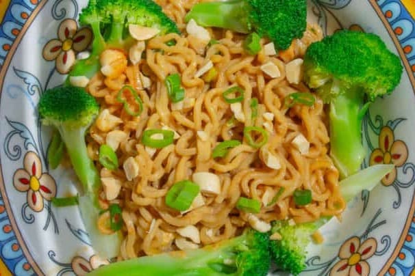 Tasty Vegan noodles with Peanut Butter under 15 minutes!